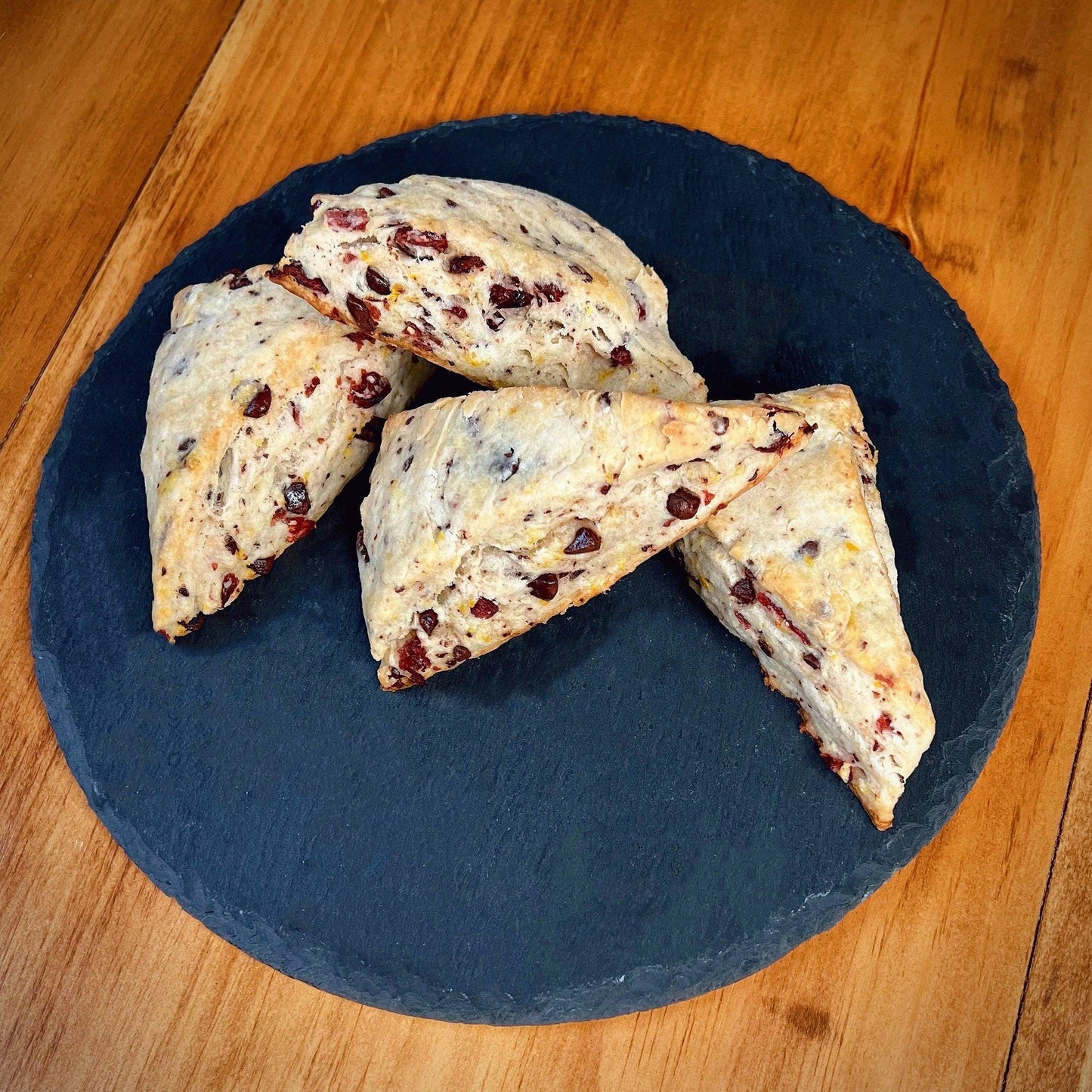 Boîte de 4 Scones aux Canneberges, Chocolat et Zeste d'Orange - boite repas - Kale fait maison - Montréal