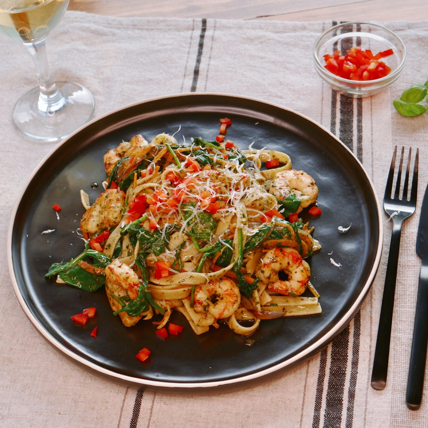 Linguine Crémeuse au Pesto avec POULET GRILLÉ